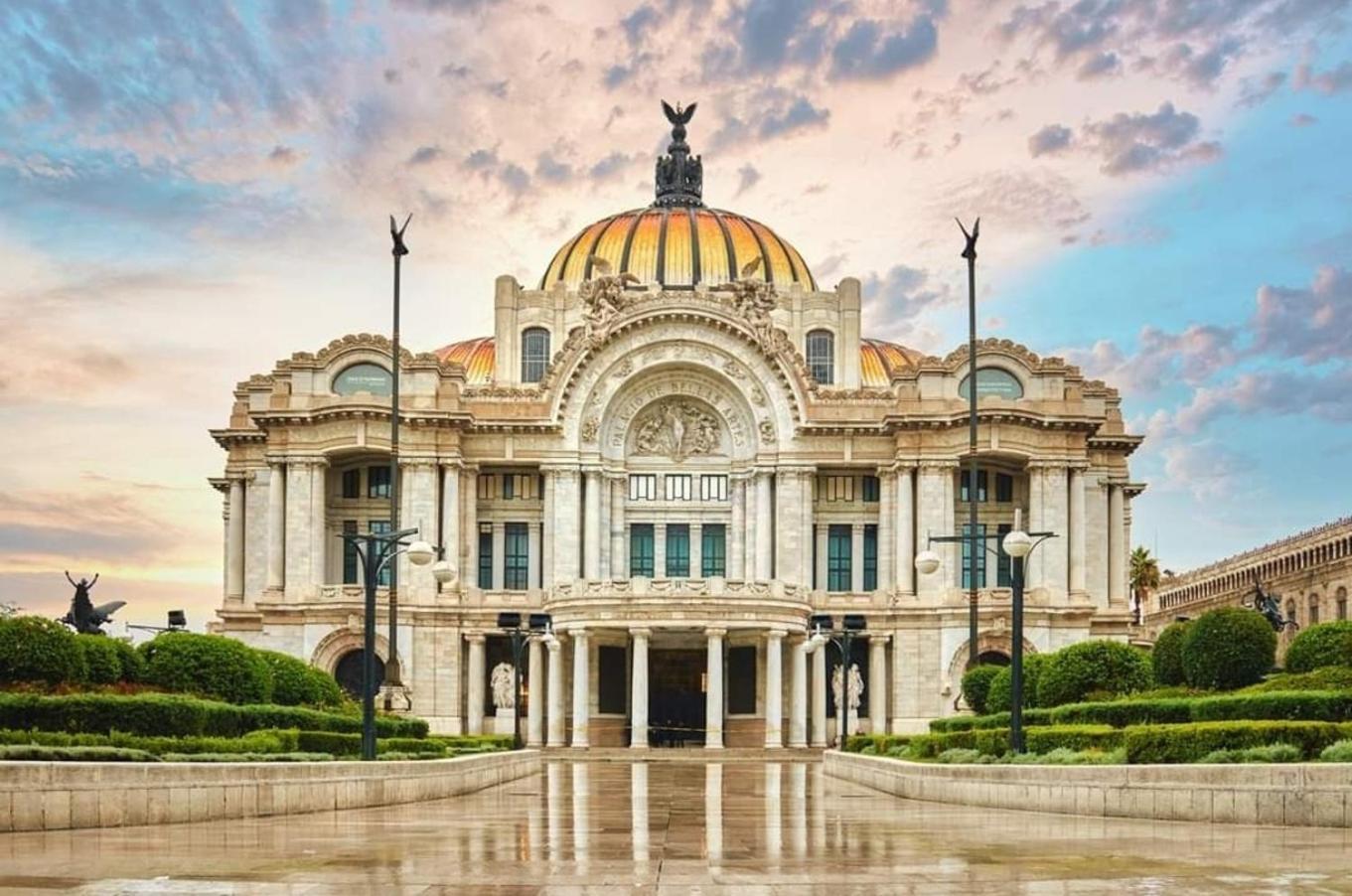 Steps To Palacio De Bellas Artes, Pool, Gym Apartment